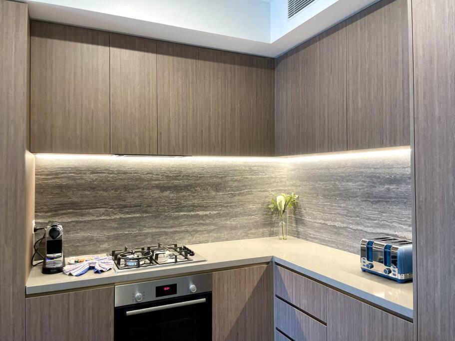 Luxury Stunning Riverview 1 Bedroom Apt 479F Гоулд Коуст Екстериор снимка