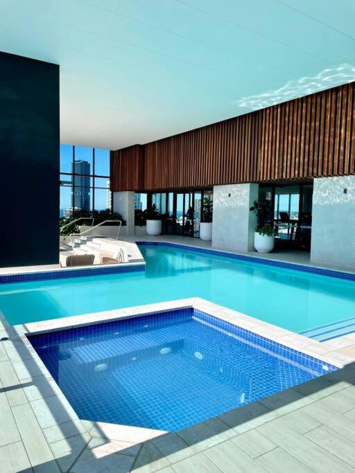Luxury Stunning Riverview 1 Bedroom Apt 479F Гоулд Коуст Екстериор снимка